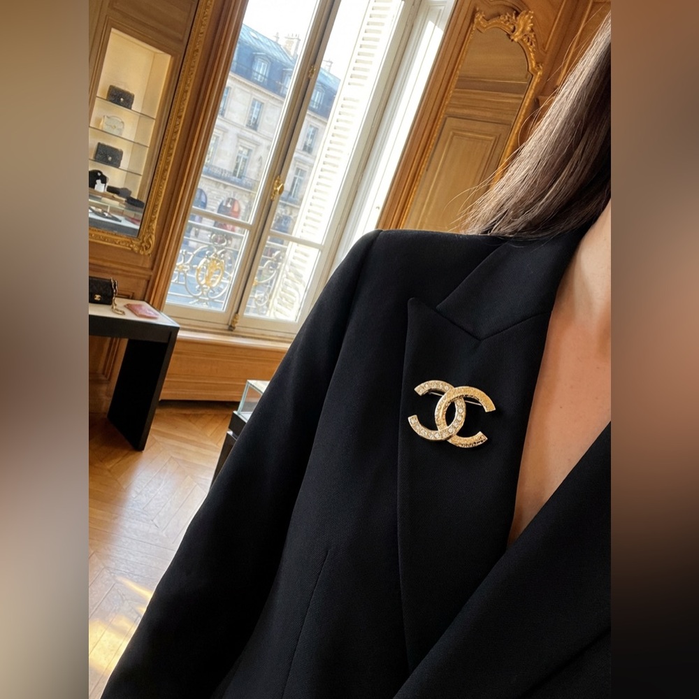 Chanel C24P Gold Metal Rhinestone Designer Logo CC Brooch - Picture 2 of 7
